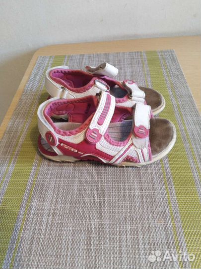 Босоножки для девочки 25