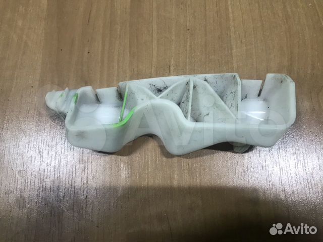 Крепление переднего бампера Левое Nissan Qashqai