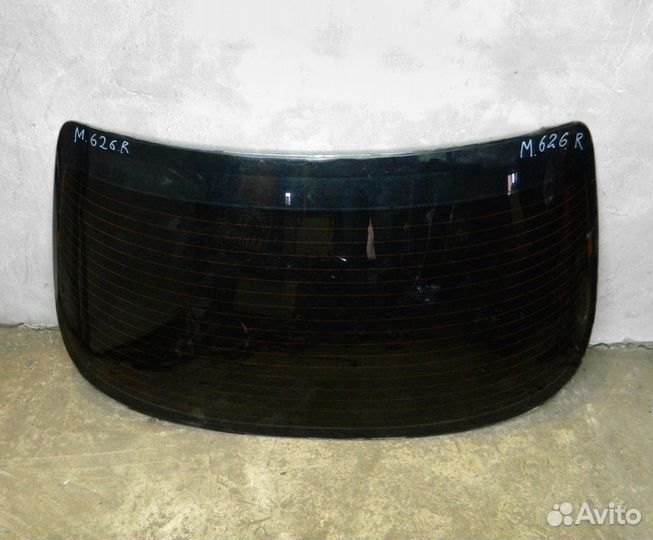 Стекло заднеее Mazda 626 GE