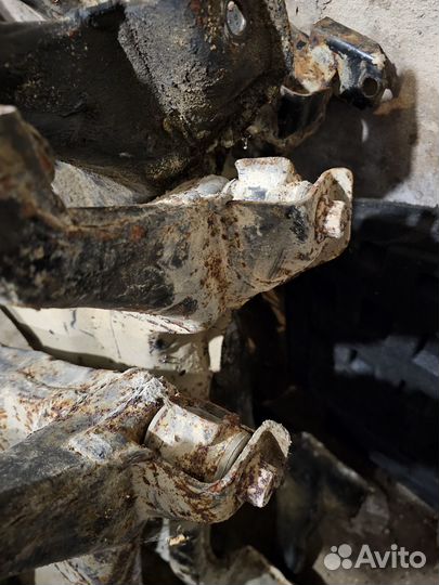 Передний подрамник Лансер 9 с дефектом