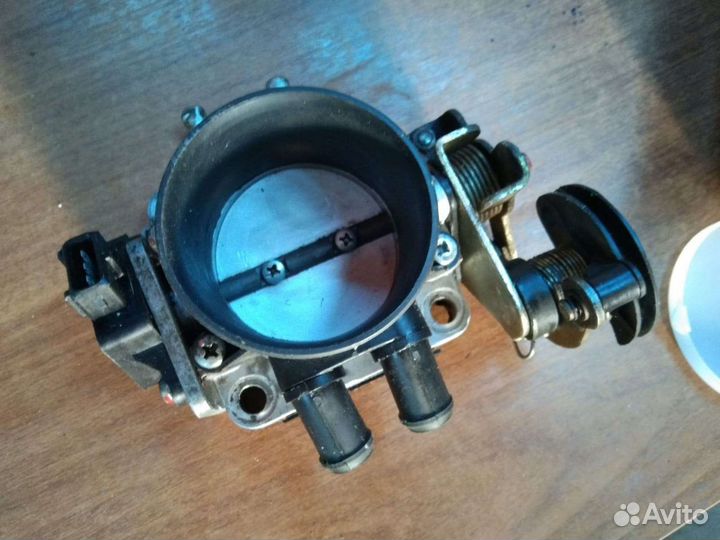 Дроссельной патрубок