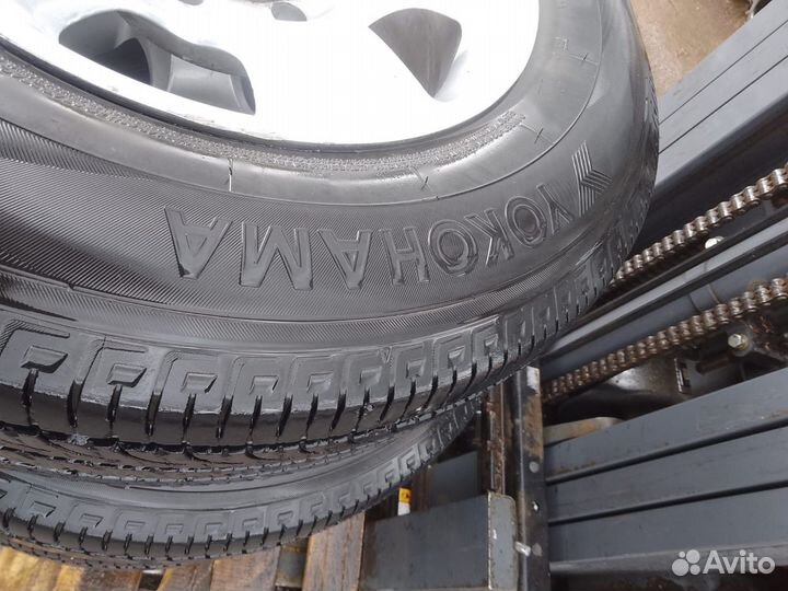 Yokohama geolandar 235/70/16 r