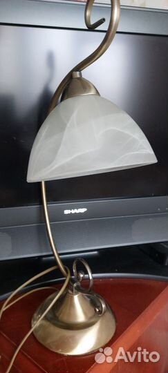 Лампа прикроватная настольная
