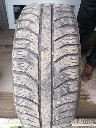 Bridgestone Ice Cruiser 7000 265/65 R17 116T