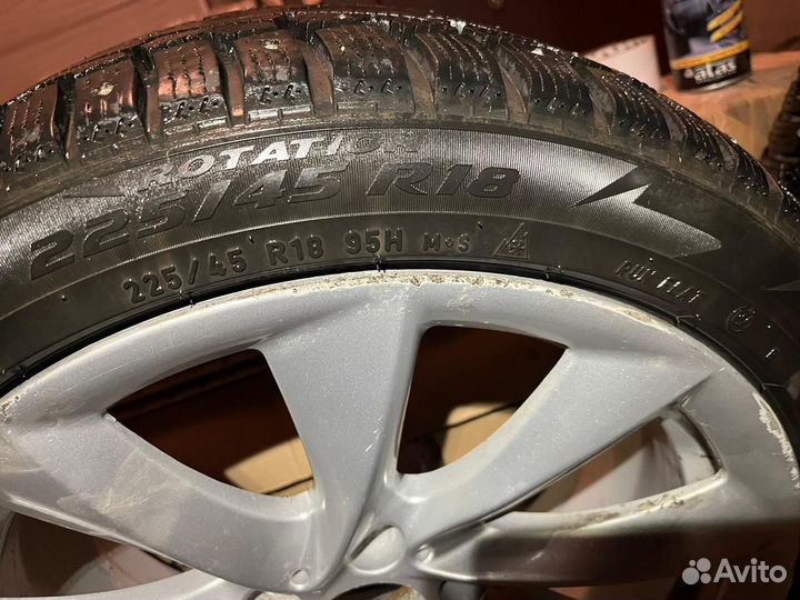 Pirelli Ice Zero 225/45 R18