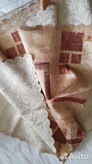 Скатерть с золотой нитью