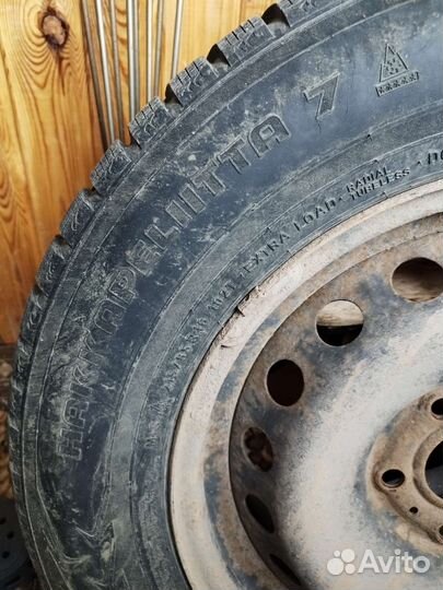 Nokian Tyres Hakkapeliitta 7 215/65 R16