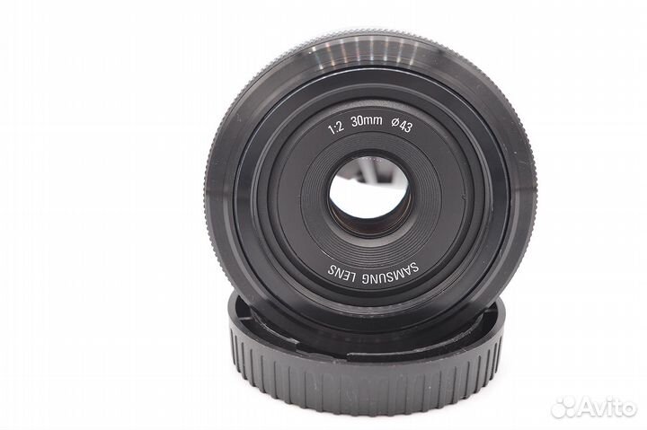 Samsung NX 30 mm F2.0 (S30NB)