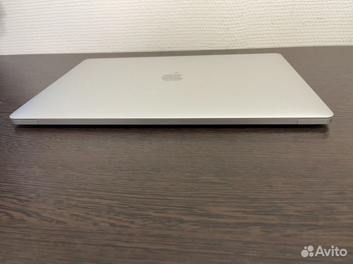 MacBook Pro 15 2017 i7 3.1/16/1TB/560 4GB
