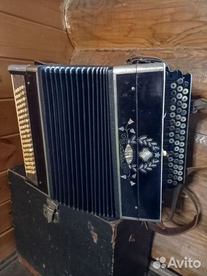 Баян (гармонь) старинный