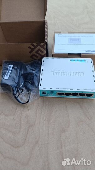 Маршрутизатор MikroTik hEX RB750Gr3