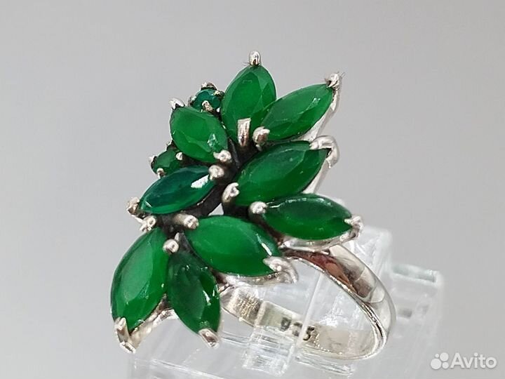 Кольцо с изумрудом