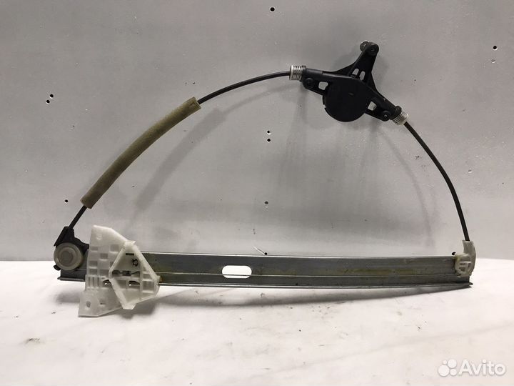 Стеклоподъемник передний правый Mazda 3 BL