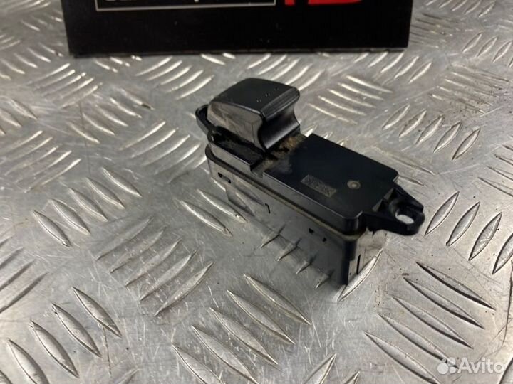 Кнопка стеклоподъемника передняя правая Mazda Cx-7