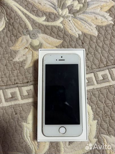 iPhone SE, 32 ГБ