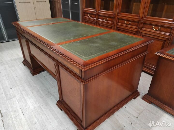 Кабинет руководителя (4 предмета) шпон/кожа б/у