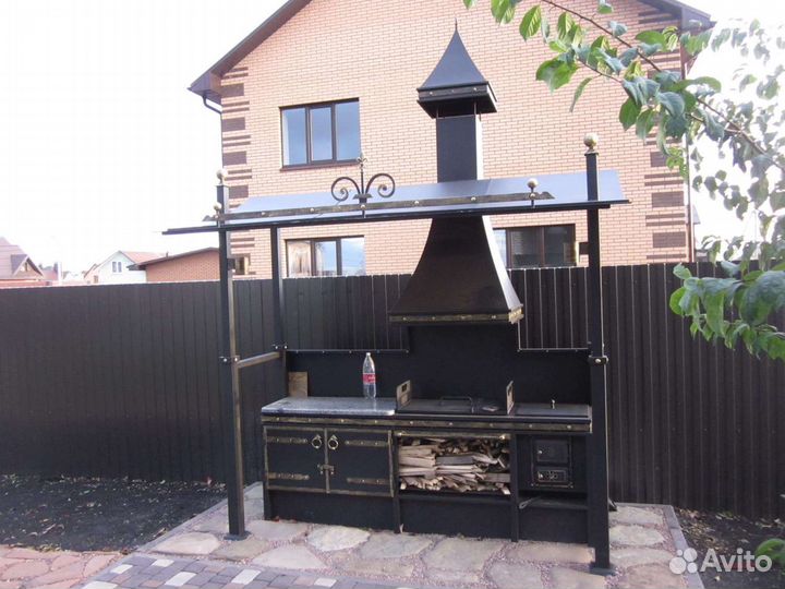 Мангальный комплекс из металла с вытяжкой