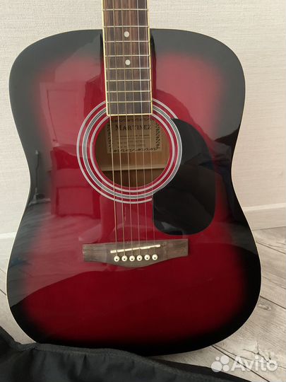 Акустическая гитара