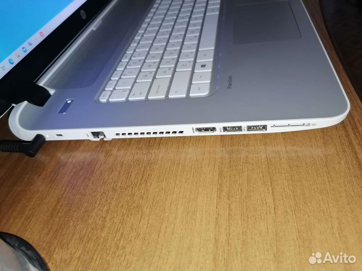 HP pavilion 17-f201ur, 17,3 как новый