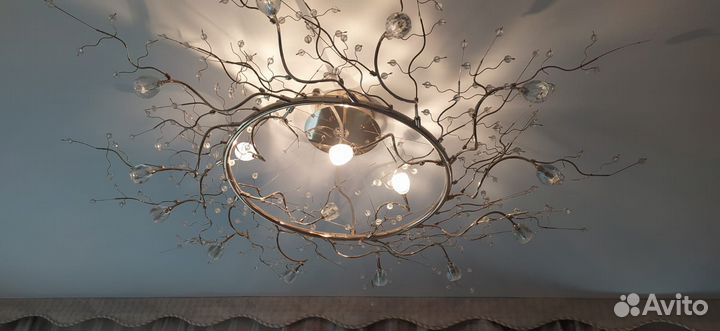 Продам люстру