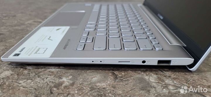 Ноутбук Asus VivoBook s13 s330ua