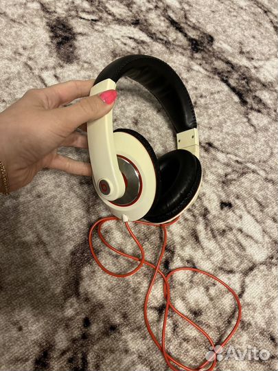 Проводные наушники