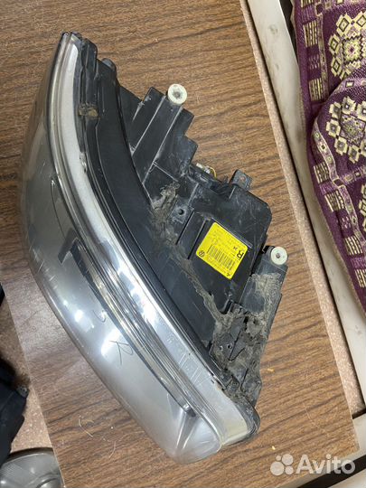 Фара правая Volkswagen Transporter T5 03-09 дорест