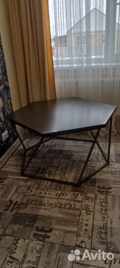 Журнальный столик