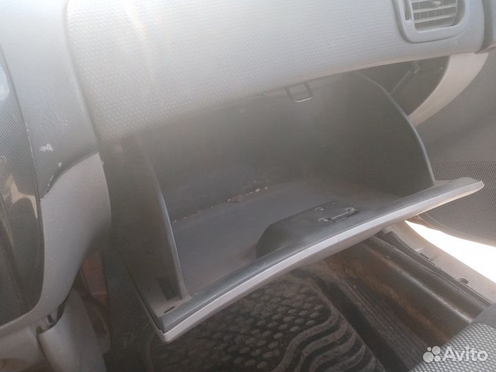 Бардачок Mazda 323 BJ