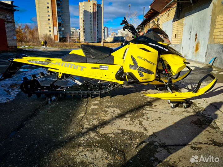 BRP Ski-Doo Summit X T3 154 800R E-tec 2016 MY