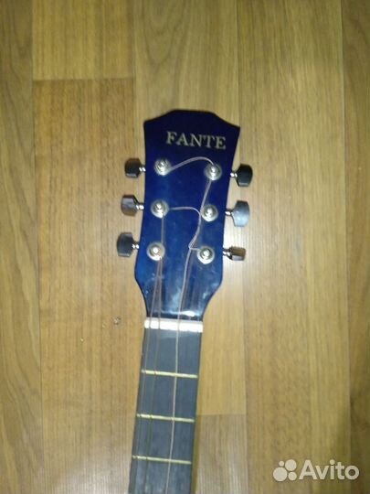 Акустическая гитара