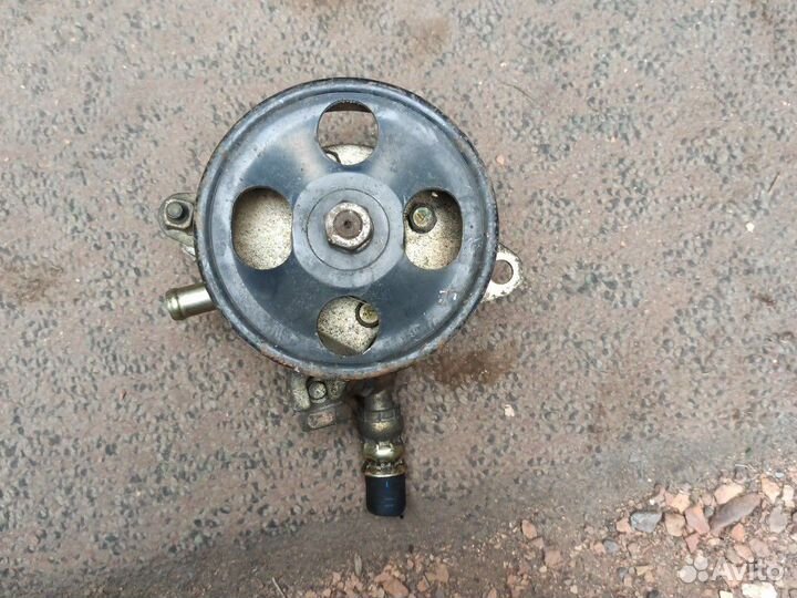 Насос гура Toyota craun