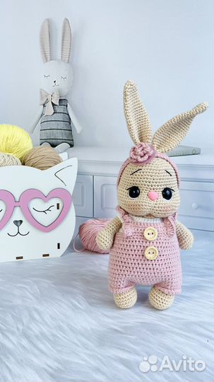 Вязаные игрушки зайка