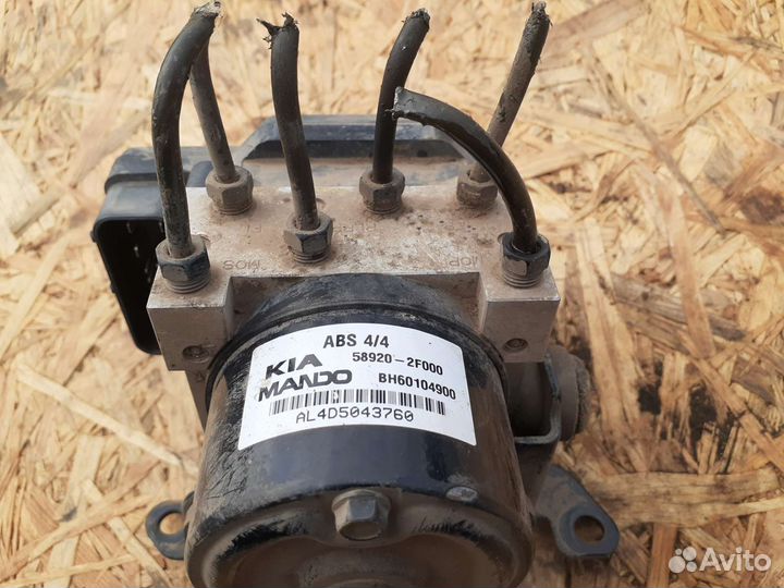 Kia Cerato 1 блок ABS