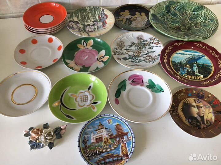 Блюдца, посуда с сиренью, селедочница Рига