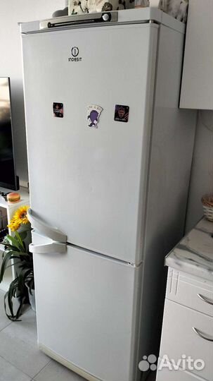 Холодильник бу indesit