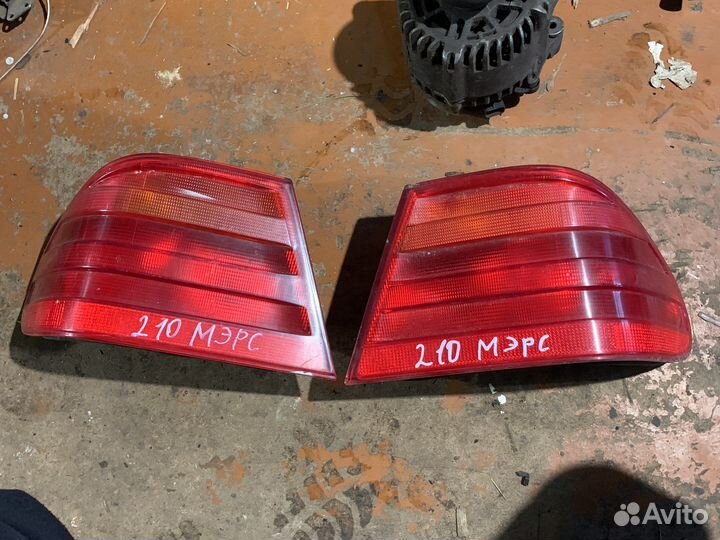 Фонарь стоп сигнала мерседес 210