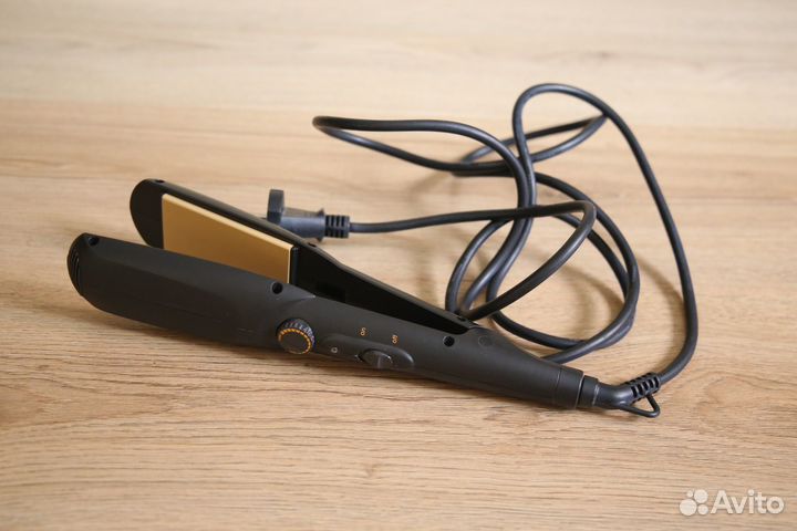 Утюжок для волос Выпрямитель волос бу Braun