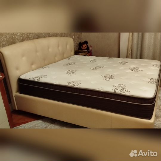 Кровать 180х200 и матрас 170х195х26