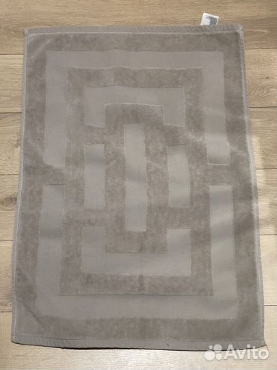 Коврик для ванной hm