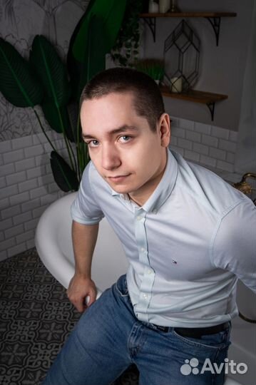 Промоутер Егор на раздачу листовок