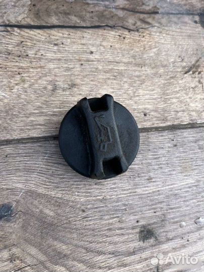 Клапанная крышка Nissan Qashqai J10 2.0