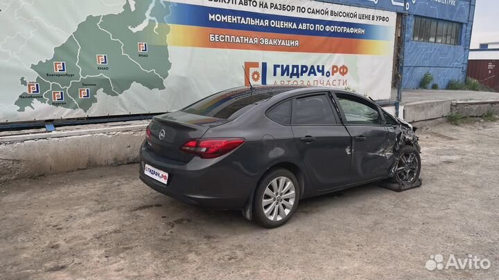 Дефлектор воздушный левый Opel Astra (J) 13417597