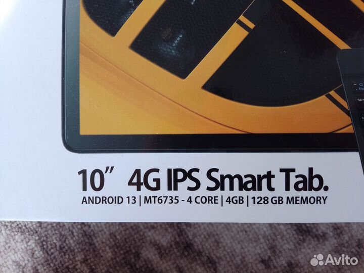 Планшет с клавиатурой и чехлом