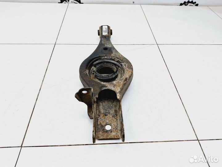 Рычаг задний поперечный правый Kia Sportage III