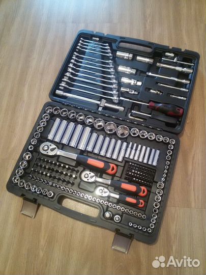 Набор автомобильных инструментов на 218 предметов