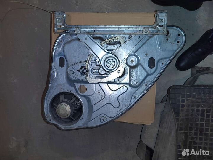 Стеклоподъемник задний правый Ford Focus 2