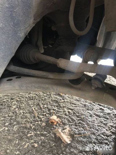 Рычаг подвески нижний правый Toyota Caldina 1993