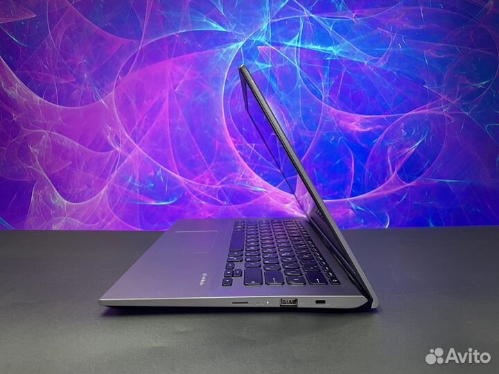 Ноутбук Asus VivoBook 14 / Core i5 / SSD