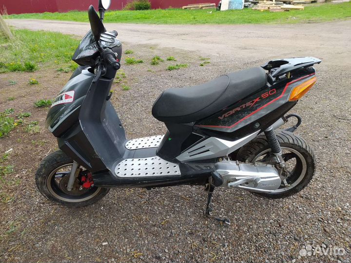 Скутер stels vortex 50